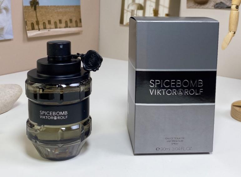 Viktor & Rolf VIKTOR & ROLF SPICEBOMB (EDT) 90mL 3.04oz